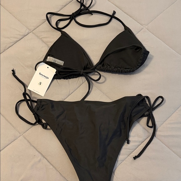 Black Bikini Set. Small - Picture 2 of 3